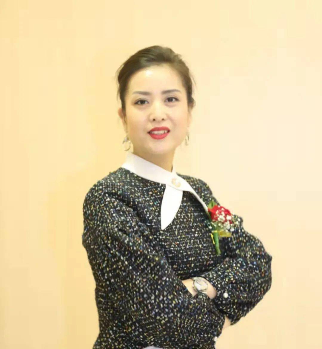 李丽君丨努力让她出彩信念让她成就她用4年刻画属于自己的成功