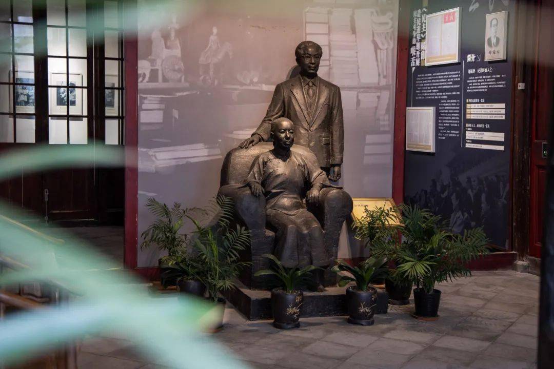 在夏鼐故居不远处的沧河巷,正是另一位大师郑振泽先生的纪念馆