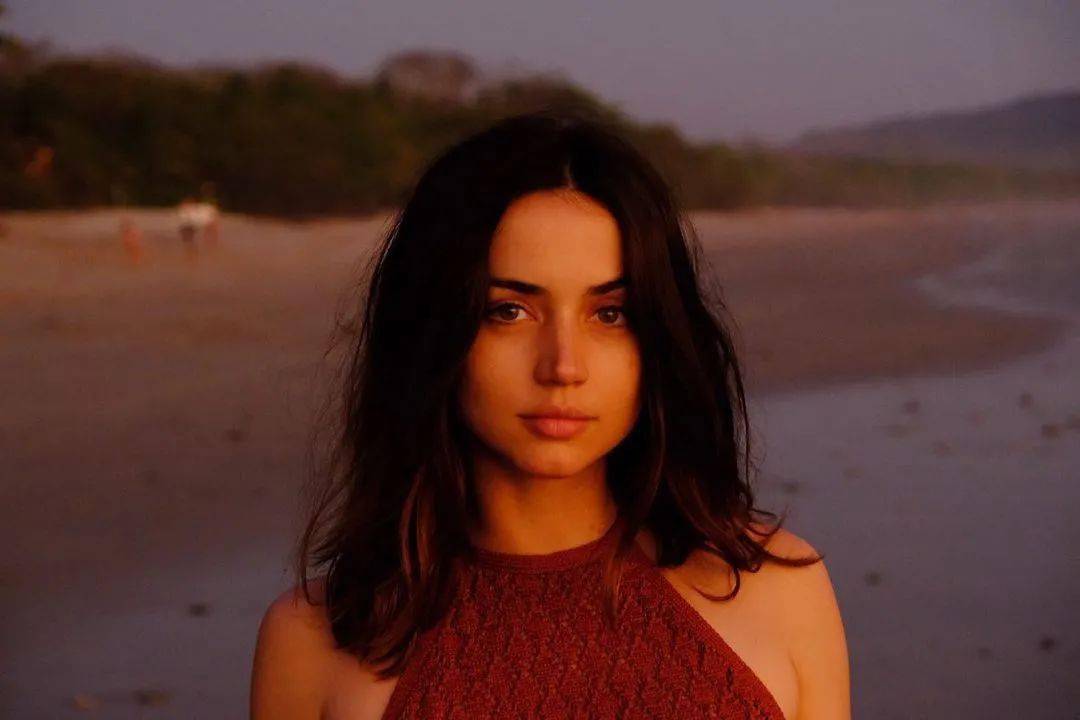 利刃|Ana de Armas 绽放在暗夜里的古巴玫瑰