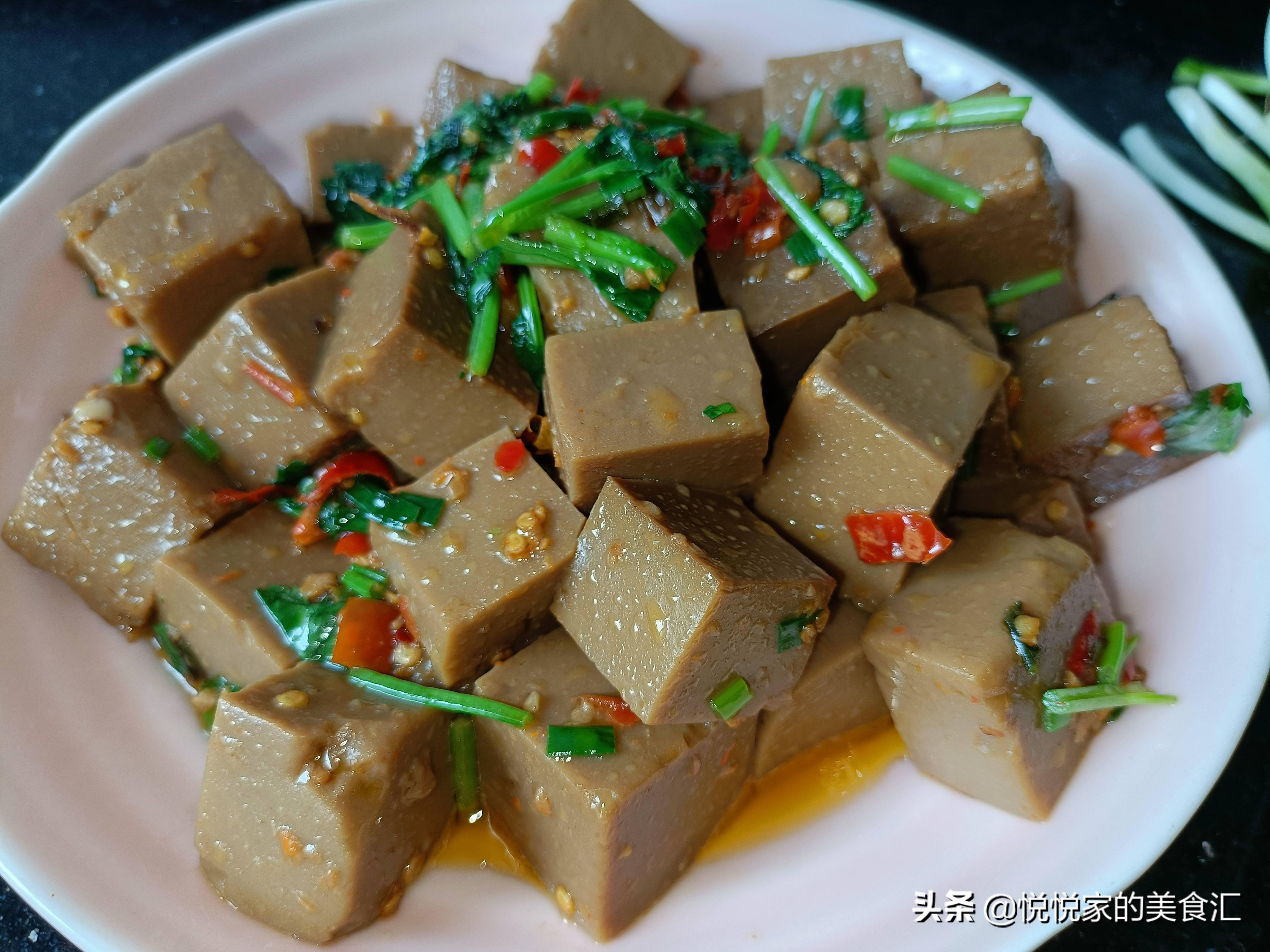 悦悦制作小心得:(注意事项)苦槠豆腐买回来之后,浸泡的这个环节必不可