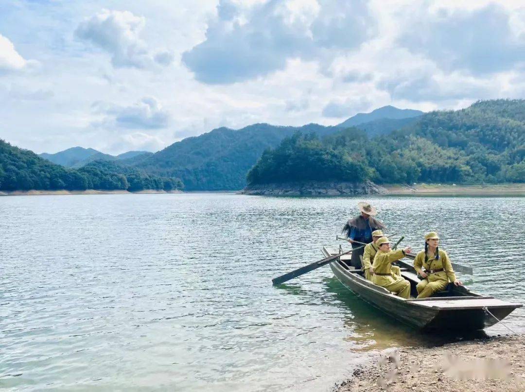 第二期非周末活动1028周四长津湖取景地寒山湖迅速火啦想约吗漫步涂鸦