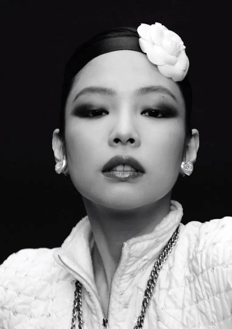 冬日 金智妮拍摄香奈儿CHANEL COCO NEIGE高级成衣广告
