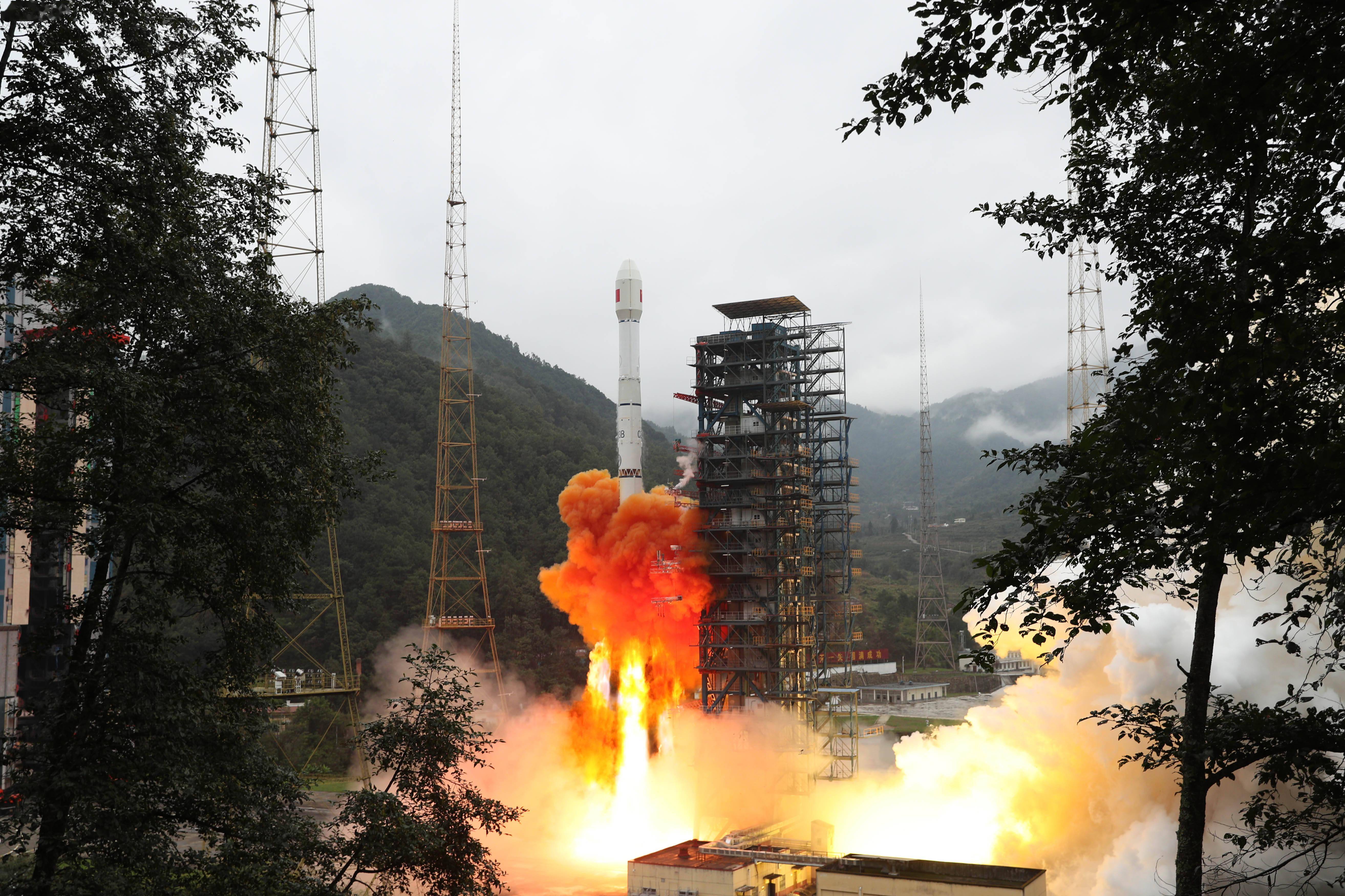 新华社|我国成功发射实践二十一号卫星