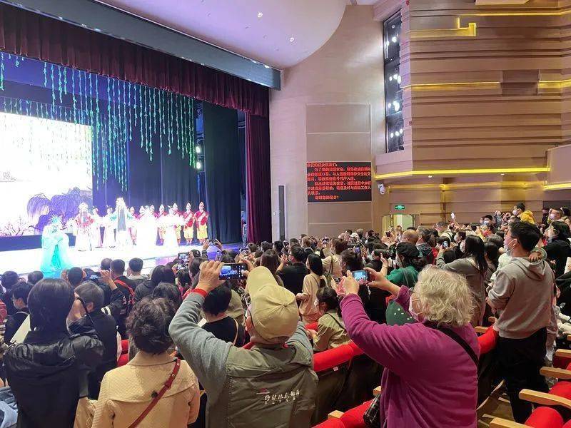不进天蟾不成名楼胜在天蟾逸夫舞台从艺以来首次返场演出
