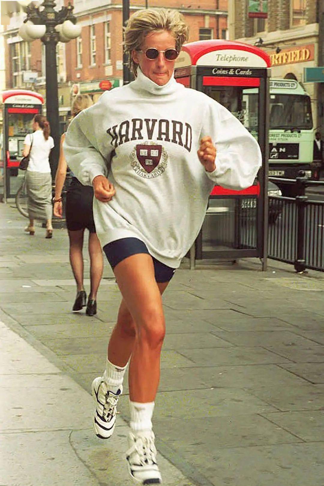 Athflow 秋冬最万能的单品，必须是卫衣