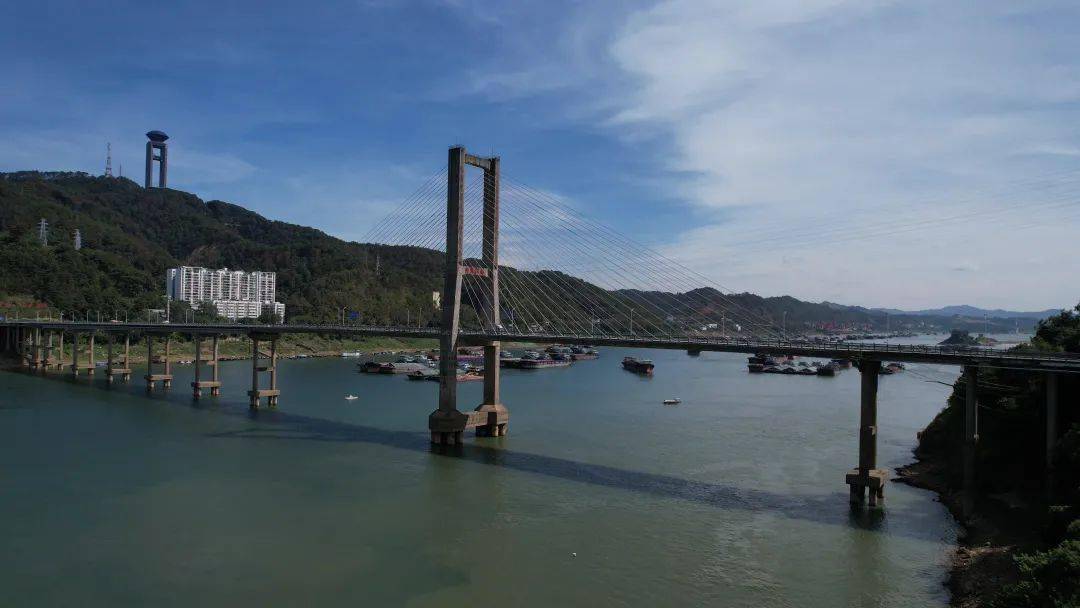 梧州的桥:一座城市的诗意表达