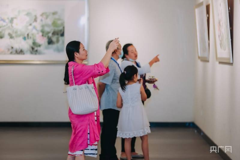 艺术|平安人寿福建分公司：举办“花开富贵 平安万家”吴建峰牡丹画精品展