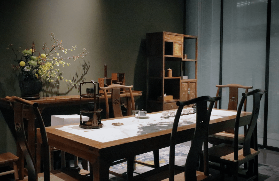 深圳万象城楠书房向光而生向楠而栖