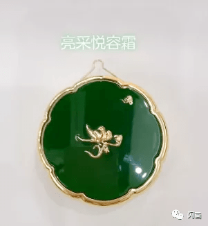 设计 这个90后姑娘用饮料瓶设计时装，太好看了吧！