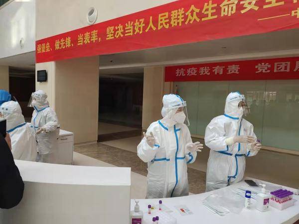 张静|他们，去年赴武汉抗疫，现在又冲上兰州救治一线