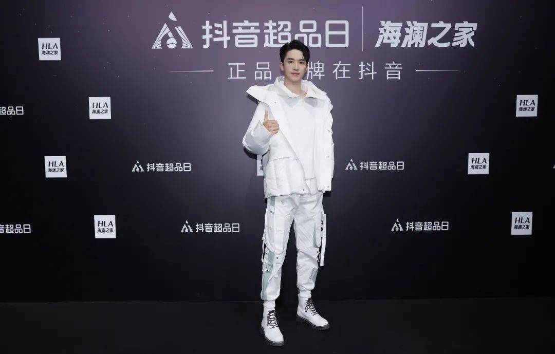 系列 满满的科技感！这是一场关于星辰与繁花的艺术之旅