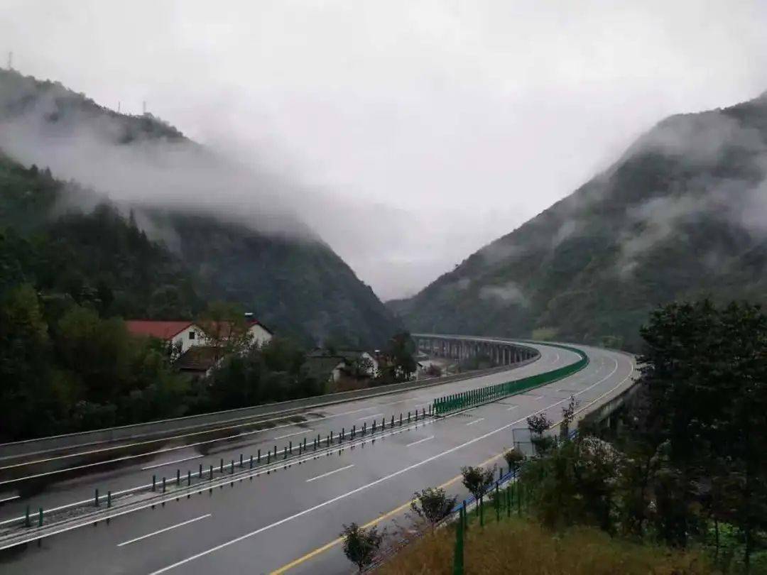 宝汉高速隧道图片图片