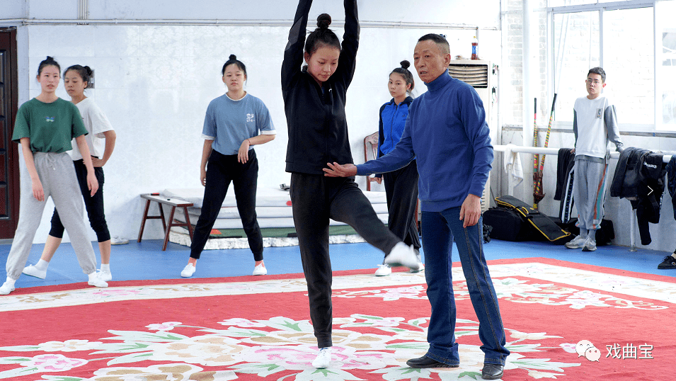 《打花鼓》本次拍摄中,摄制团队深切感受到了咸丰县南剧艺术传承保护