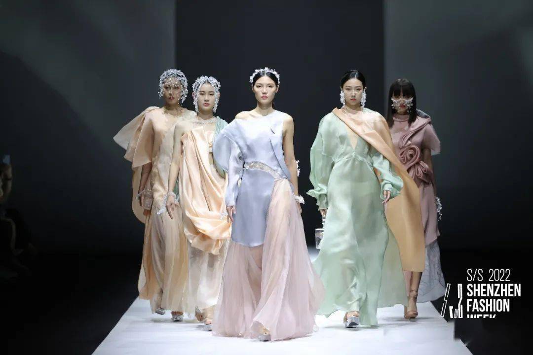 服装 S/S2022深圳时装周｜DAY4：别样角度，诠释「型」之烂漫