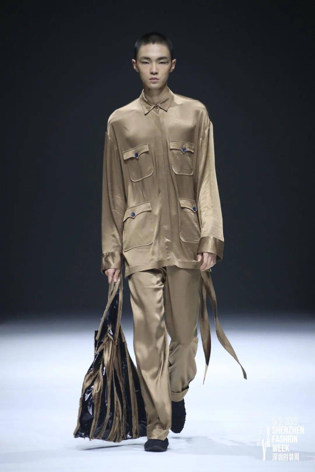 服装 S/S2022深圳时装周｜DAY4：别样角度，诠释「型」之烂漫