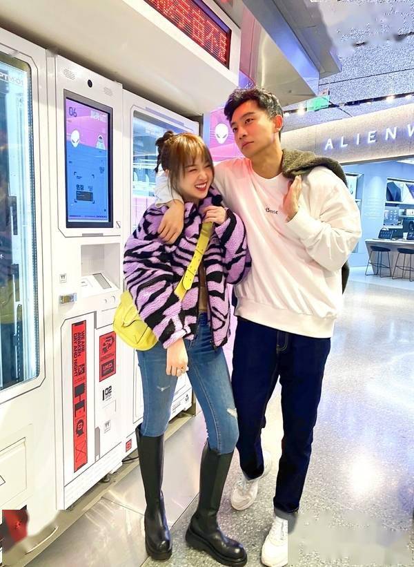 校园小说男主从此有了脸…