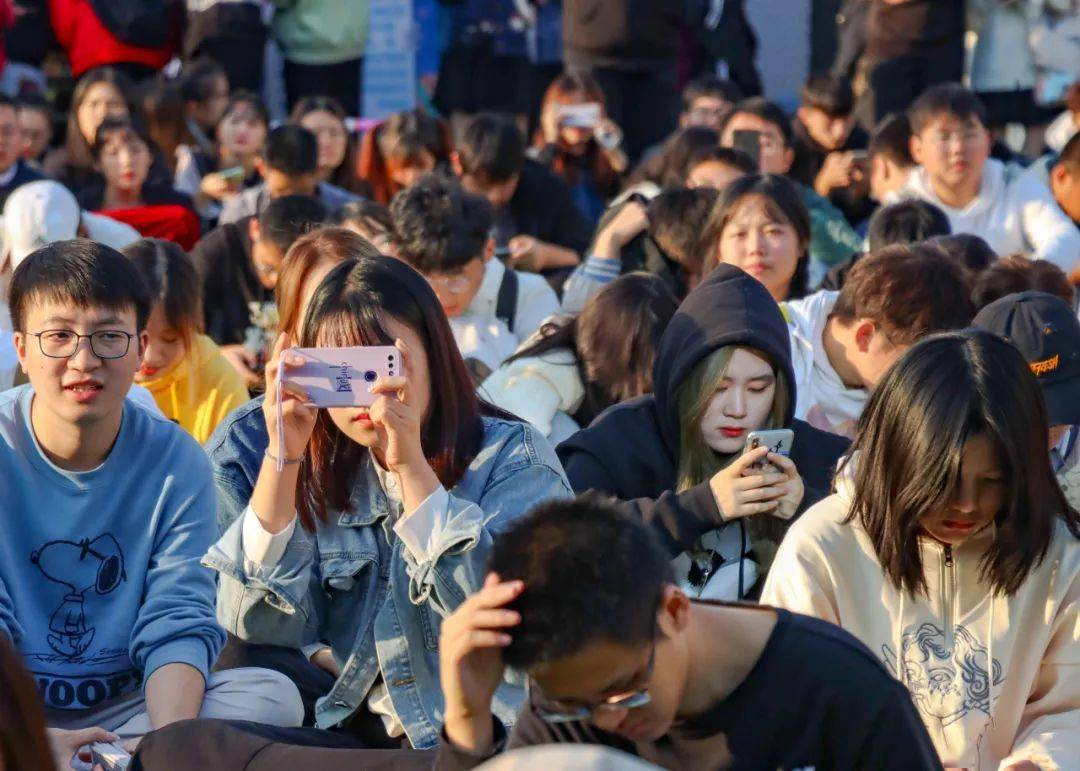 快乐源泉2021年合川校区音乐节外邀乐队的狂欢