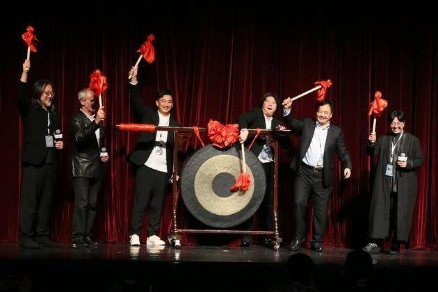 戏剧节|金星在乌镇戏剧节开吐槽大会,点评批评孟京辉赖声川格局太小