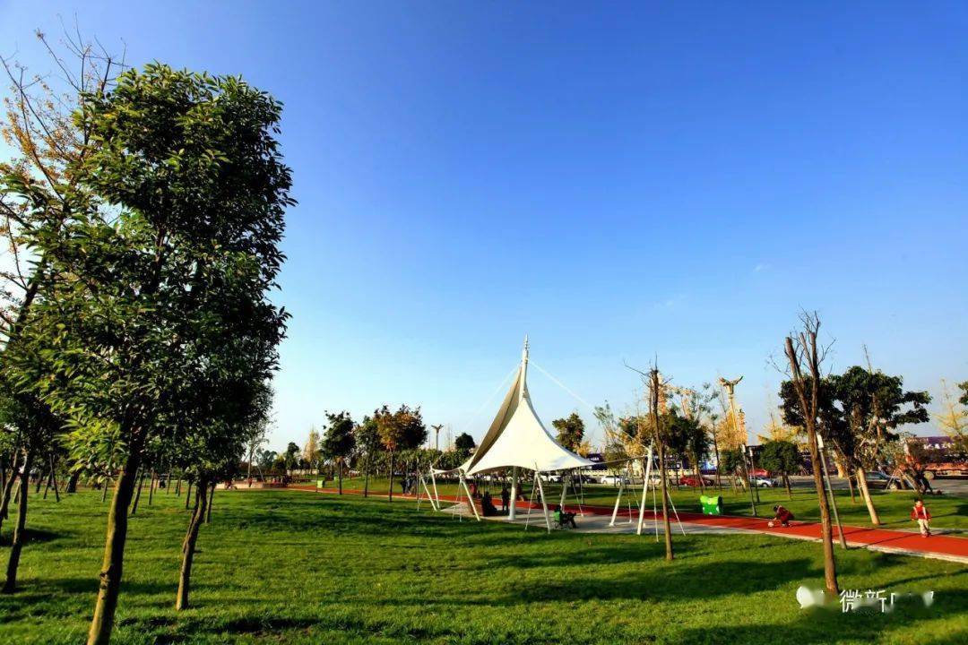 狮子堰市政公园,金雁运动公园……近几年,广汉修建了很多供市民运动