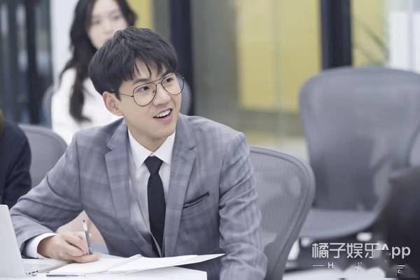 校园小说男主从此有了脸…