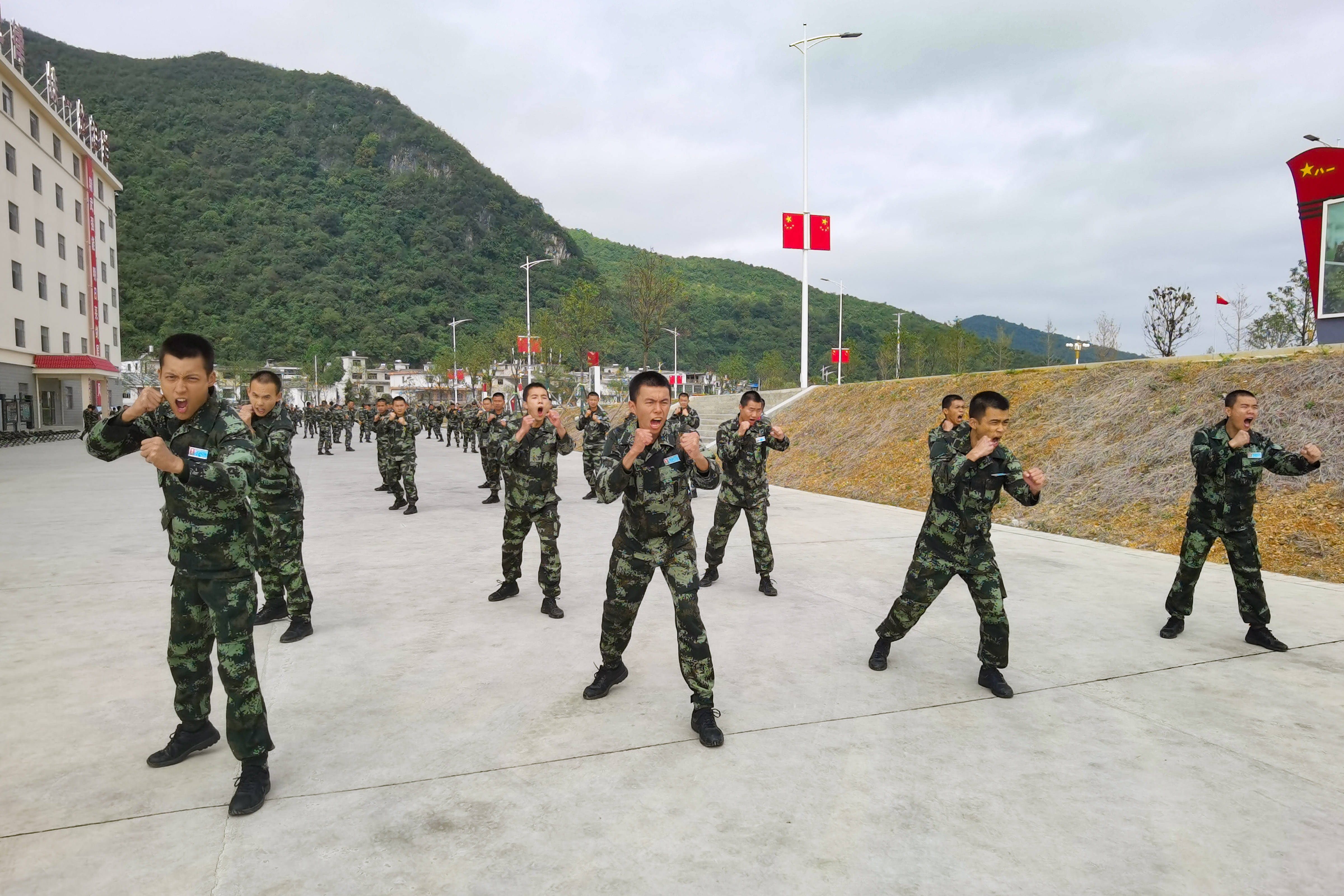 武警列兵图片