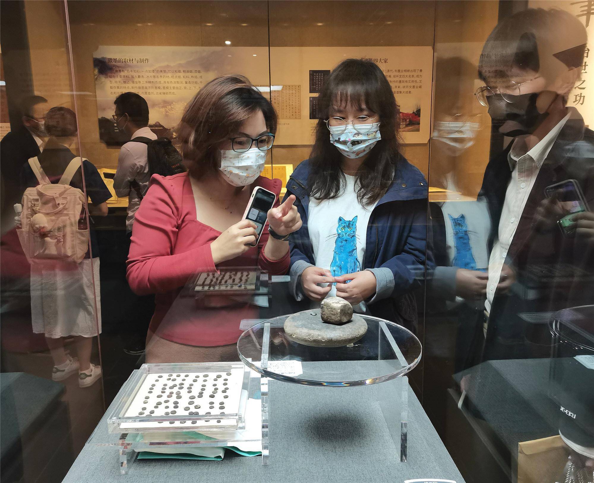 贡墨|上新展|宋代“端砚”铭款端砚首次亮相，“文房四宝专题展”在南博开展