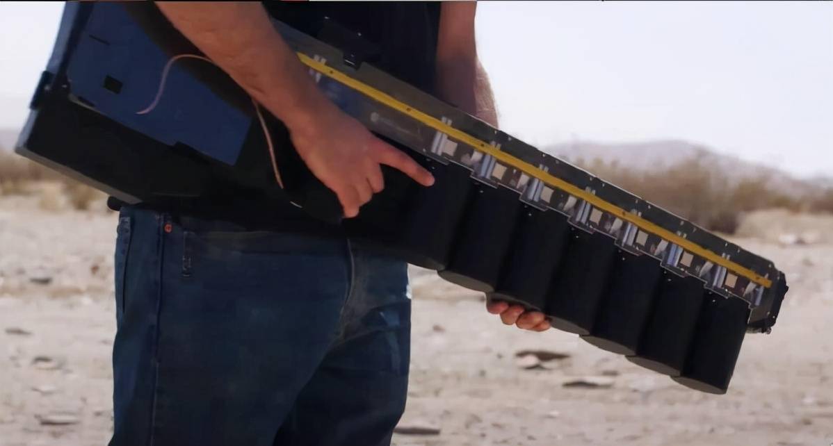 正式宣布以3375美元的价格预售所谓的"世界首款也是唯一一款电磁步枪"