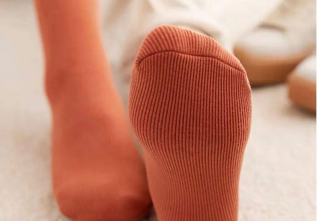 袜子|5元1双上架爆卖的火炉袜，3D高颜值，再也不怕脚冷....