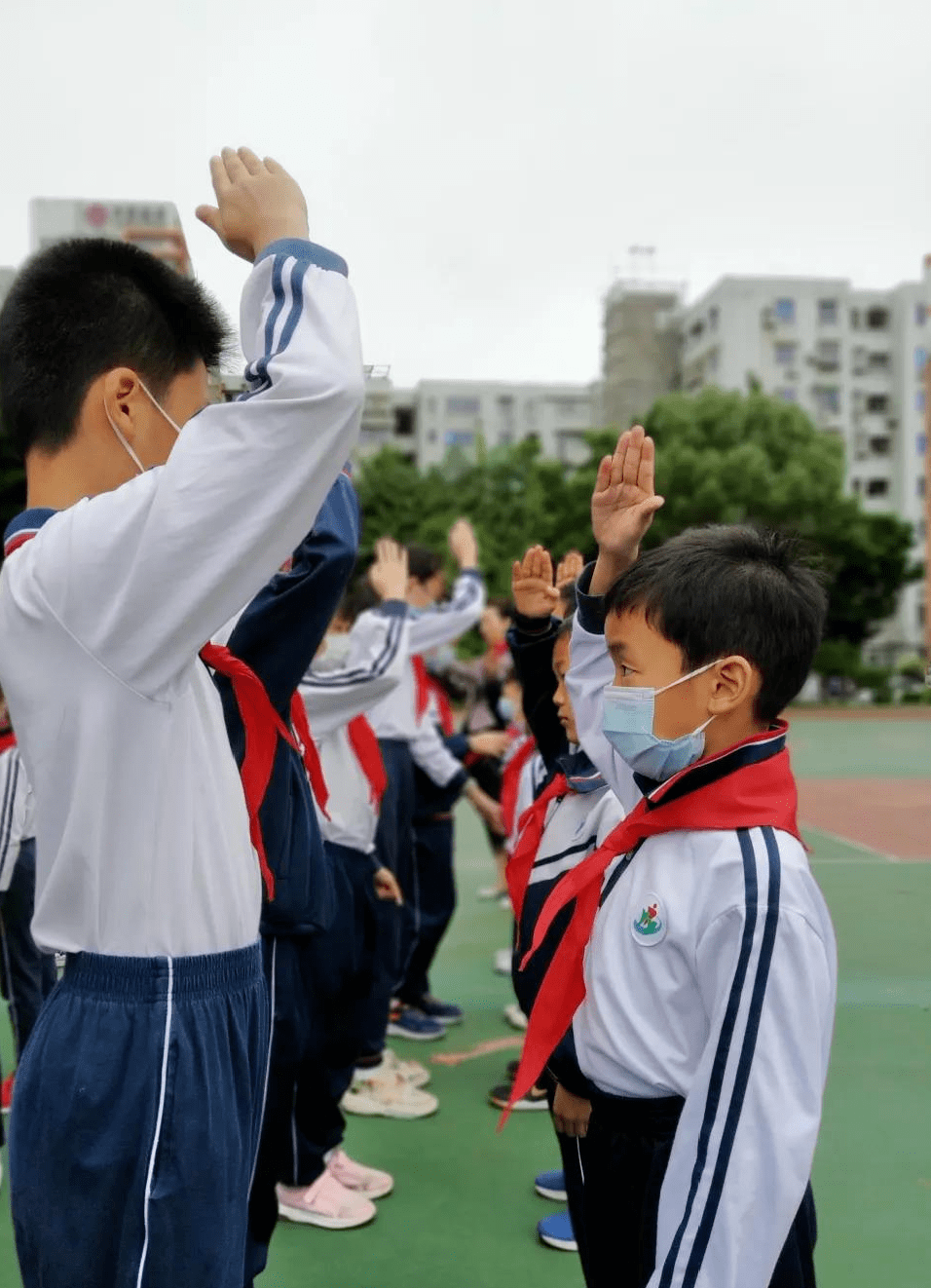 逸景第一小学举行庆祝中国少年先锋队建队72周年主题队日活动并迎来新