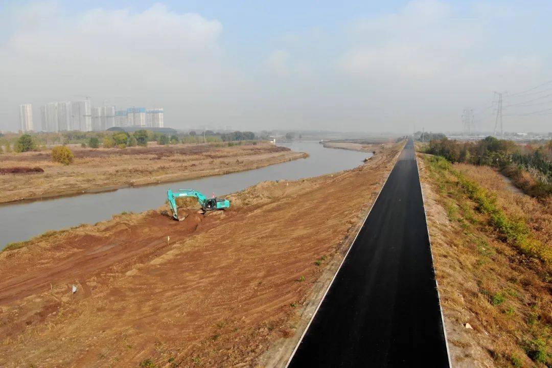 汾河百公里中游示范区项目清徐段土方施工接近尾声_河道