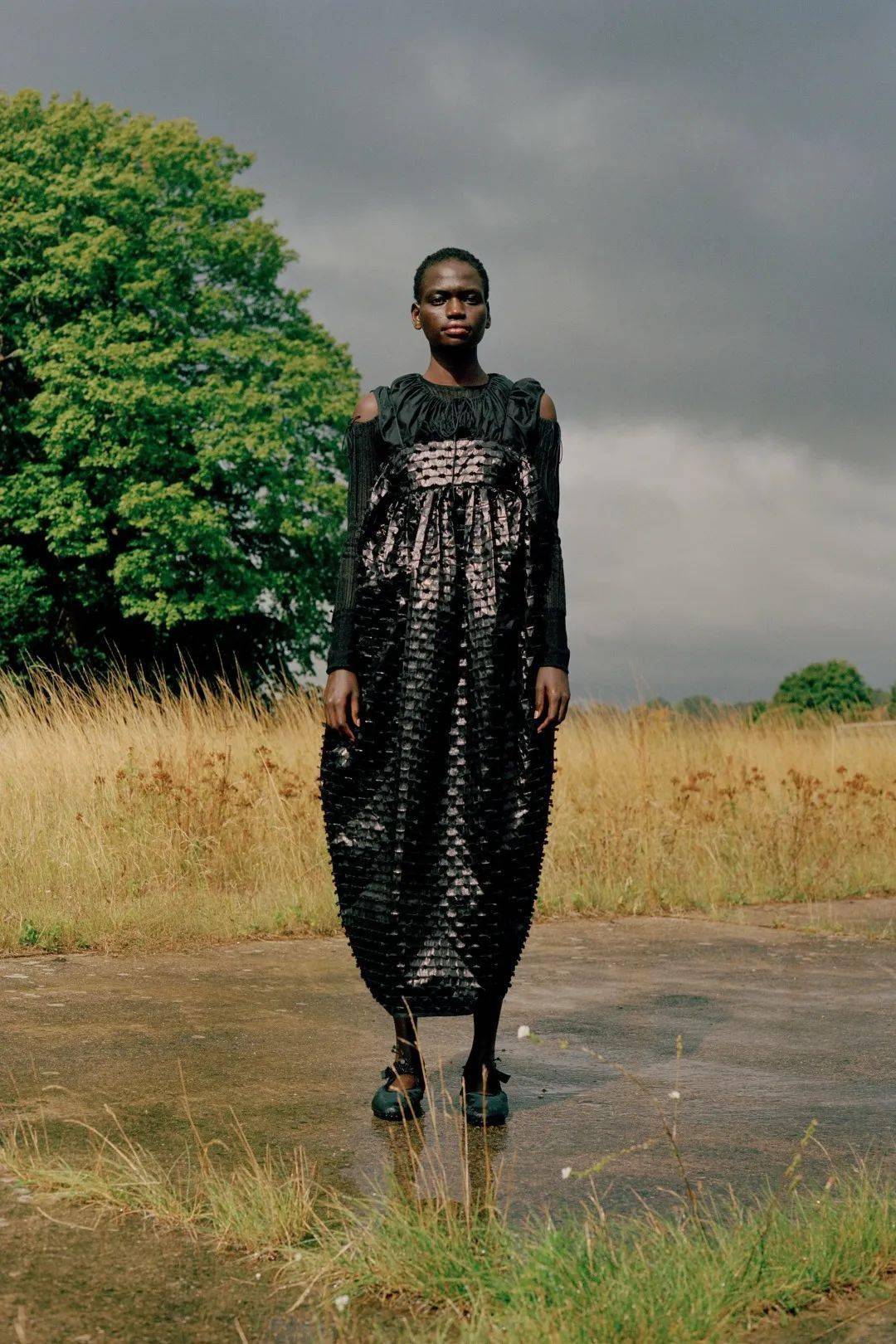 品牌 为「童话」找到合适的安放,来自北欧的浪漫!Cecilie Bahnsen将心跳融入到雨声、风声、吉他声中!