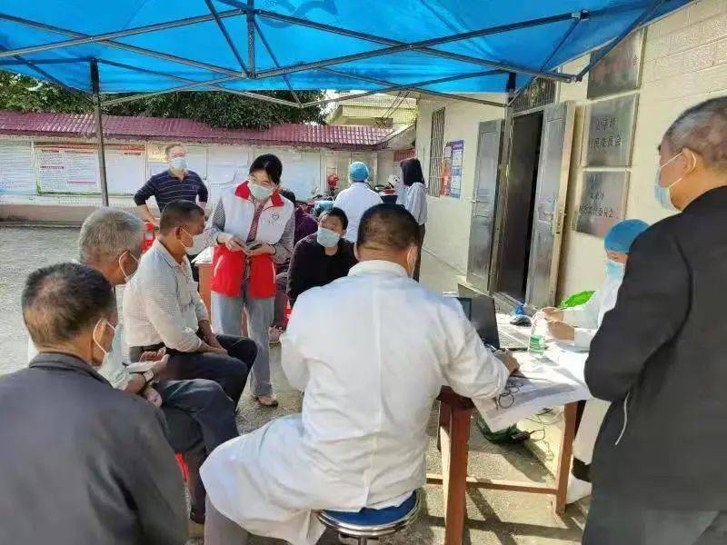 为民履职办实事英德市波罗镇人大代表化身三员助力疫苗接种加速度