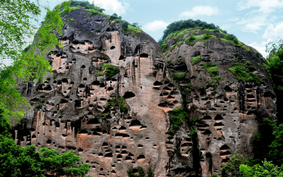 大金湖位於武夷山南端的泰寧縣境內,國家aaaaa級旅遊區,福建省最大