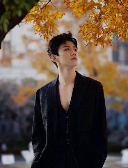 曾舜 飘雪换装挑战活活变成了明星睡衣大赏！