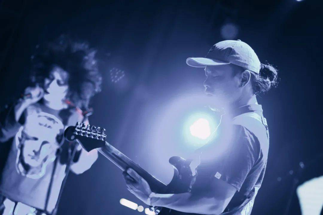 幸存者俱乐部白纸扇2021新专辑巡演