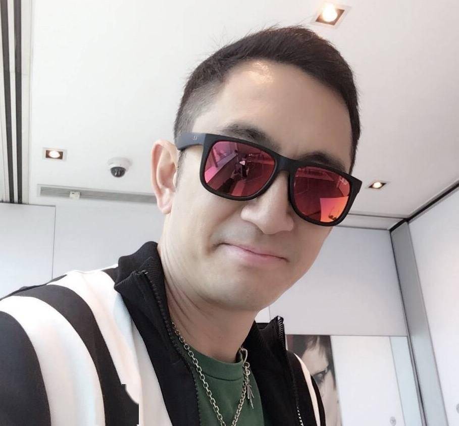 原创吴启华自曝因爱国来内地定居不愿为14岁女儿复婚宁愿做浪子