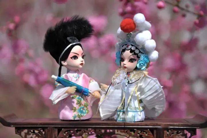 文化 纱绢为肤裁帛为衣，俏丽了千年的唐娃娃