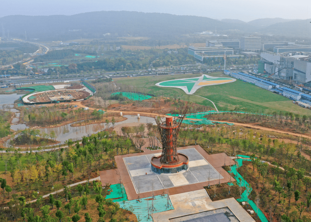 东湖新技术开发区管委会回复,豹子溪公园"光谷塔"施工符合设计要求,塔