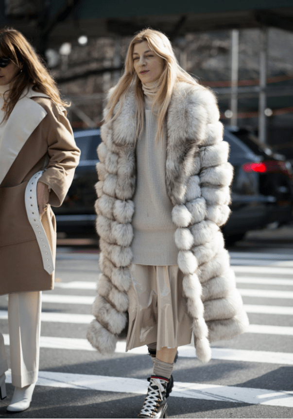 【皮草时尚】皮草大衣穿不出高级感?