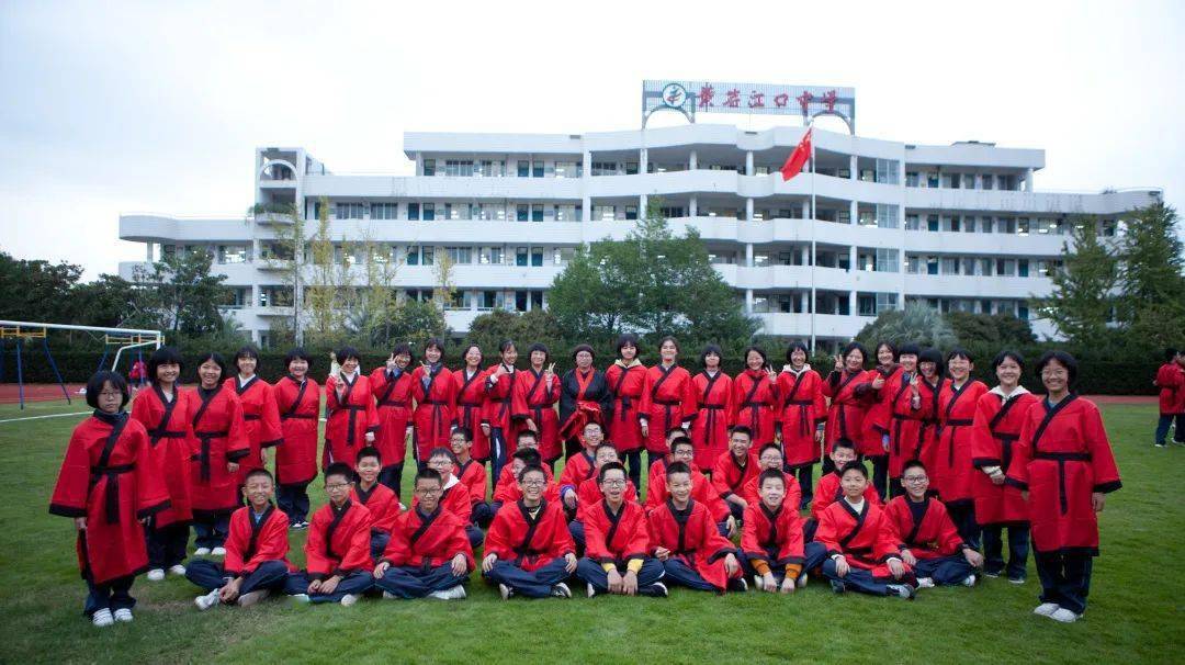 这是黄岩江口中学一直在努力探索的问题.