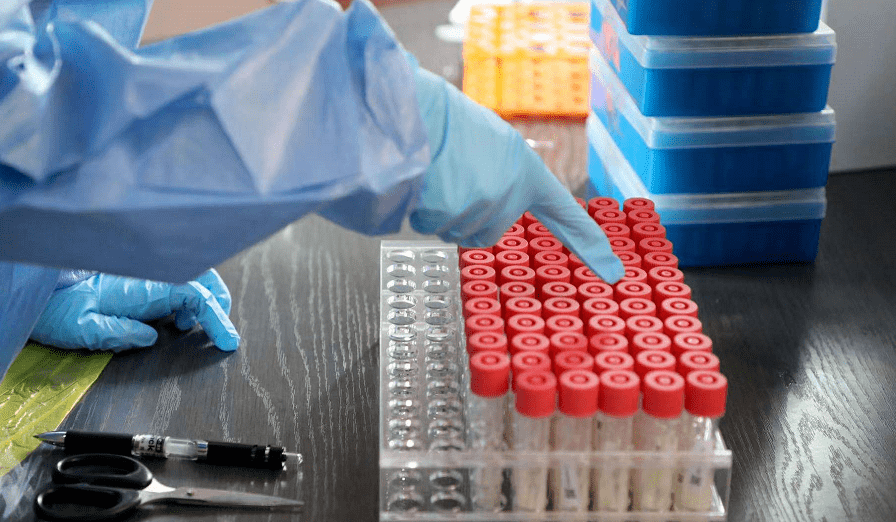 筛查|紧急调方舱、实验室连轴转！探秘核酸实验室如何日筛30万人次