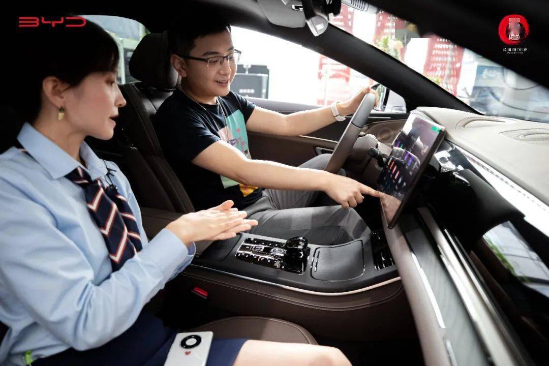 汉唐精英荟 | 著名自媒体大v六神磊磊成为比亚迪车主_搜狐汽车_搜狐网