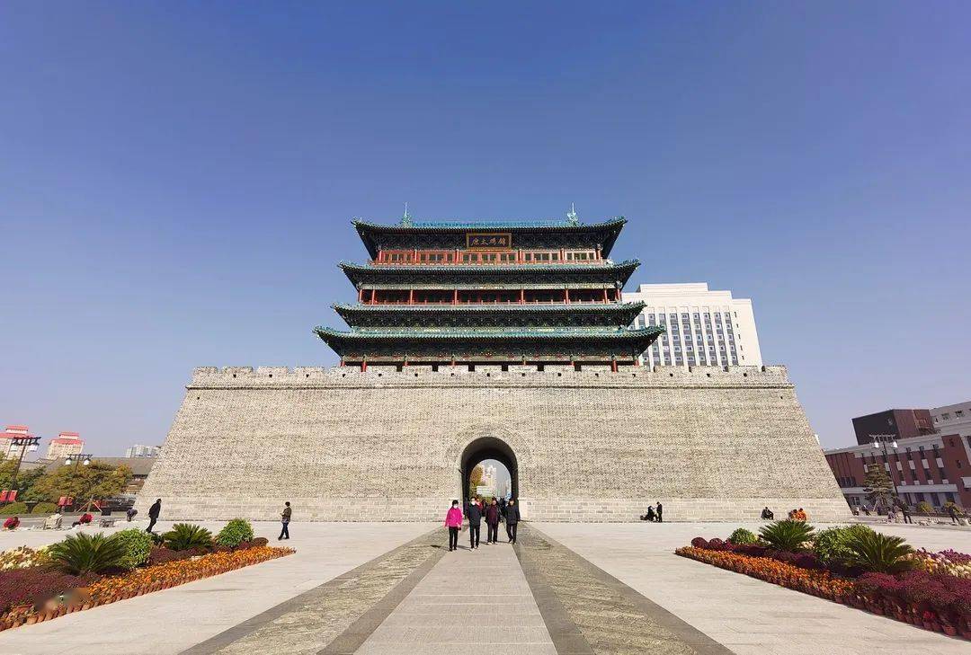 太原五一广场首义门正式亮相