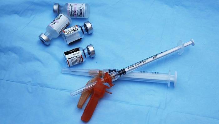 辉瑞口服药将重症风险降低89%，美11州要求推翻疫苗强制接种令 | 国际疫情观察（11月6日）