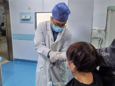 杨慎达|雪天出行如何避免摔伤？