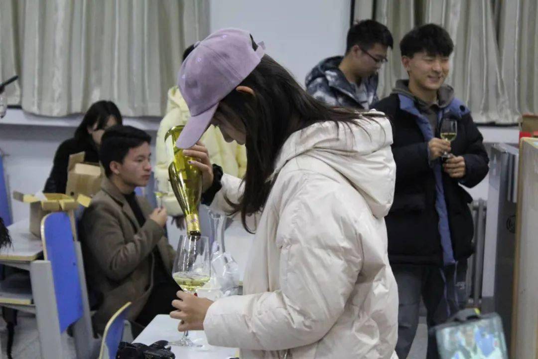 醇香|啥?上课喝酒?