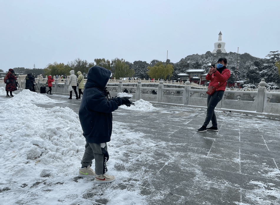 颐和园|下午市民公园“赶趟儿”赏雪，北京这仨公园游客最多