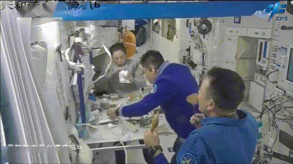 健身、理发、为出舱做准备……神十三乘组最新动态来了！