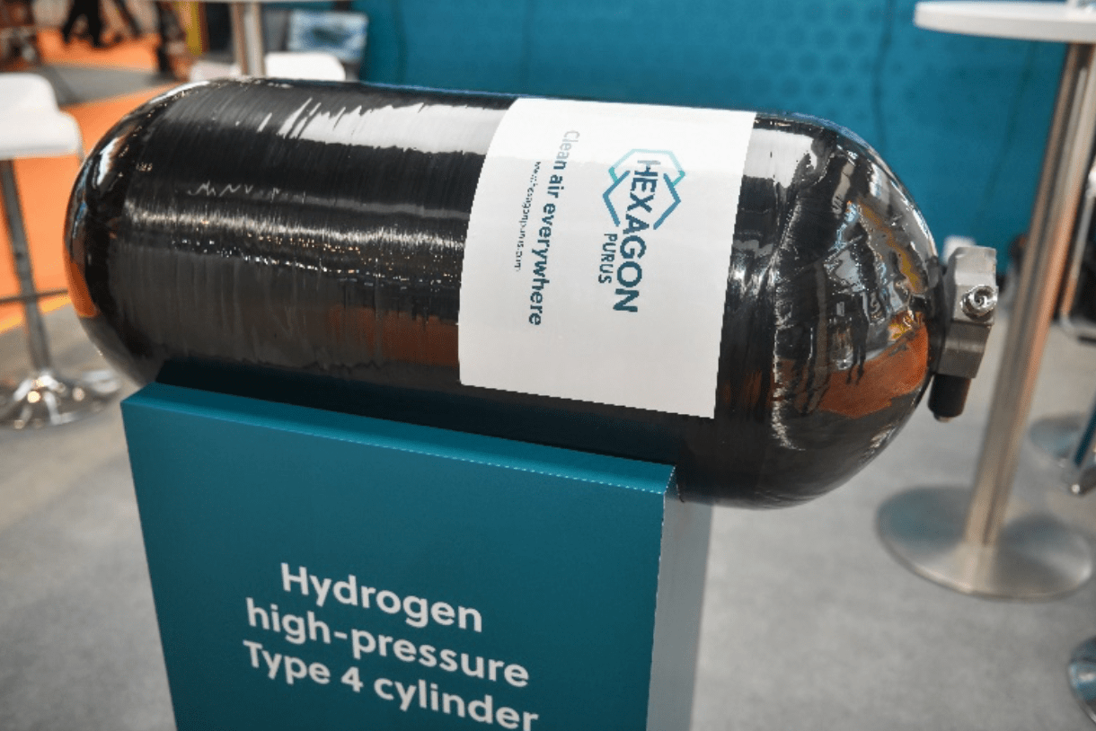 斯康|逛进博｜合斯康新能源首秀IV型储氢瓶：质量更轻寿命更长