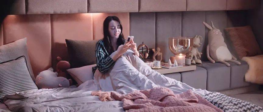 迪丽热巴上海外滩豪宅曝光400㎡大平层光家居就超100w